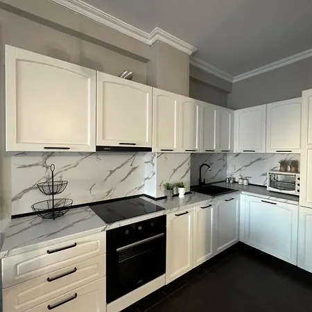 Blackbird Apartament Lägenhet Tirana